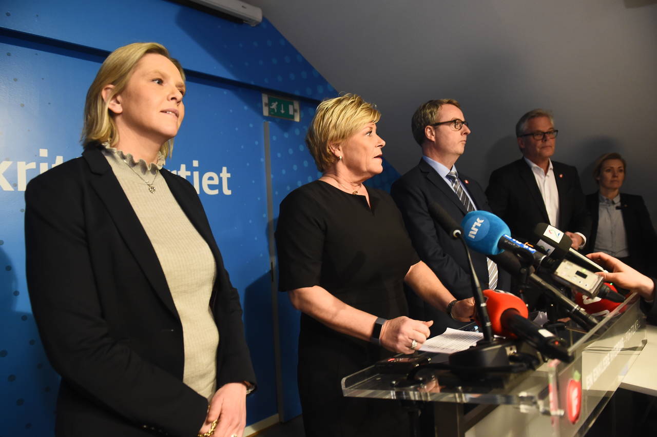 Nestleder Sylvi Listhaug i Fremskrittspartiet mener at partiet har håndtert saken etter beste evne, men understreker at de ikke kunne ha et «løpende seminar» om saken så lenge det kunne sette liv i fare. Foto: Fredrik Varfjell / NTB scanpix