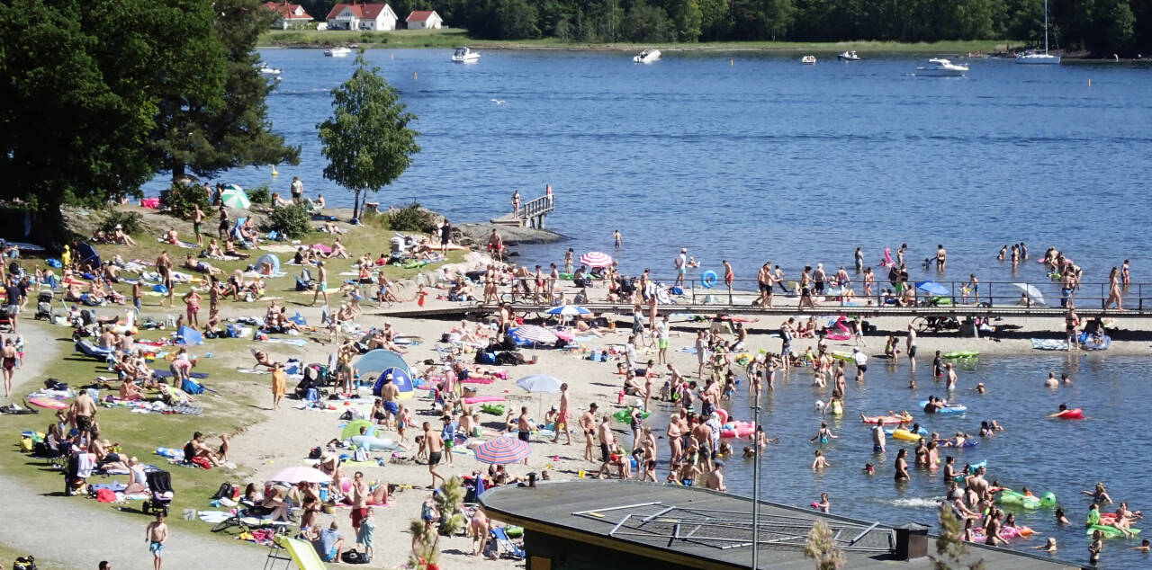 Lørdag er det bare å trekke i bikini og badebukser og nyte et kortvarig glimt av ekte sommer i store deler av Sør-Norge.Foto: Erik Johansen / NTB scanpix