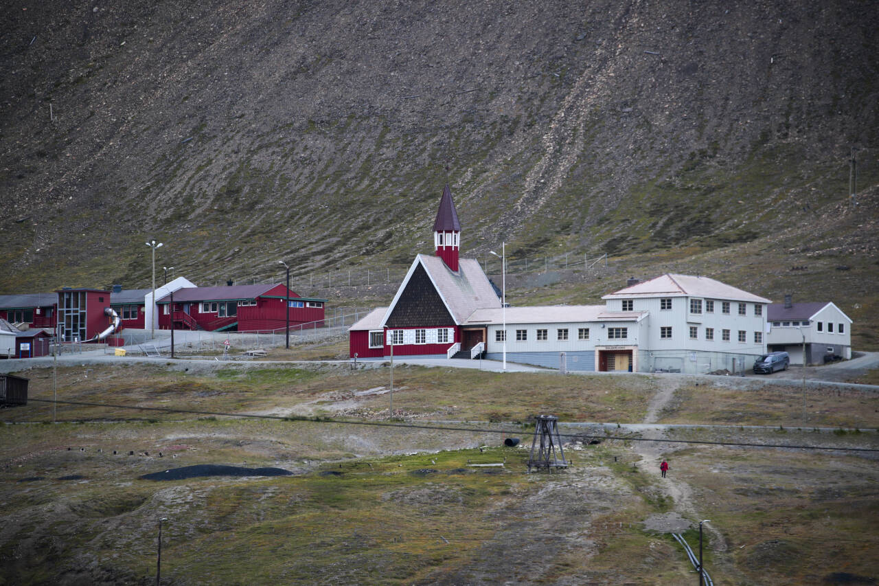 Beboere på Svalbard kan glede seg til varme temperaturer som kan krype opp til 8 grader. Foto: Lise Åserud / NTB scanpix