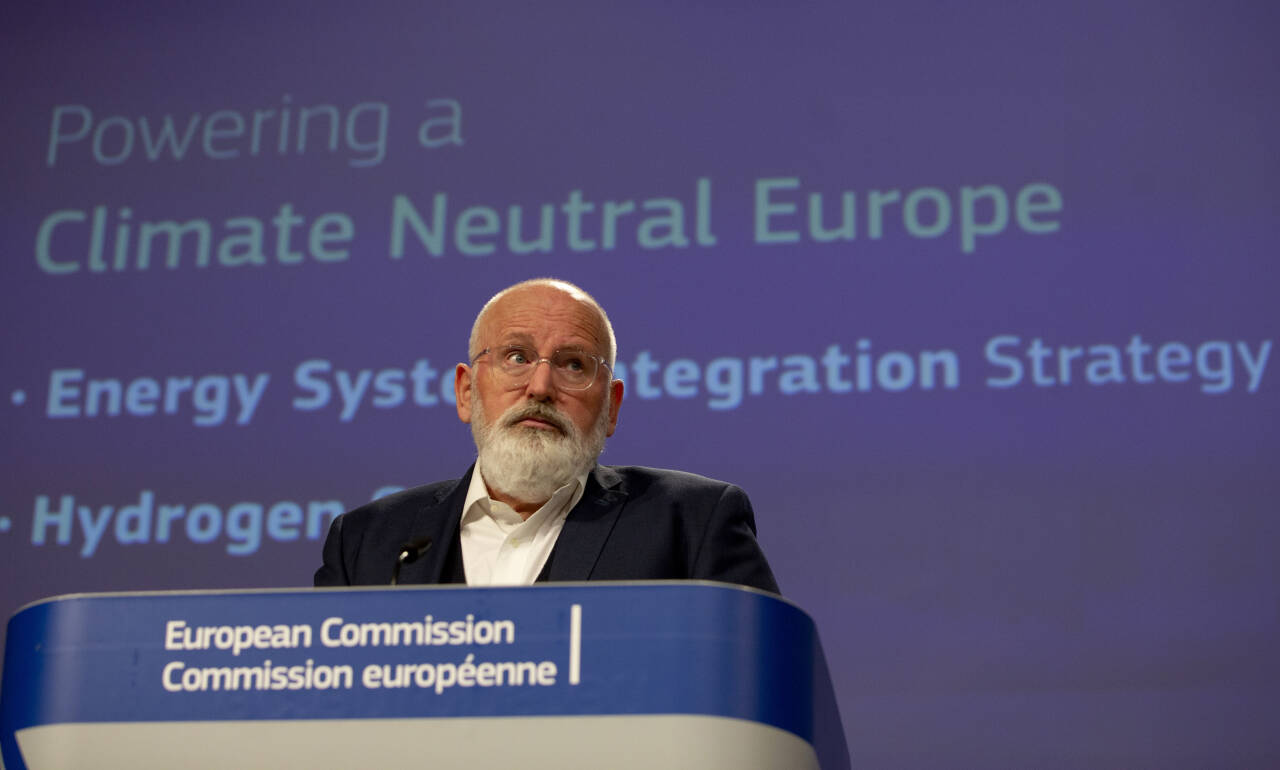 EU-kommisjonens visepresident Frans Timmermans la tidligere i juli fram en ny europeisk hydrogenstrategi. Håpet er ifølge ham at EU skal bli verdensledende på produksjon av utslippsfritt hydrogen. Foto: Virginia Mayo / AP / NTB scanpix