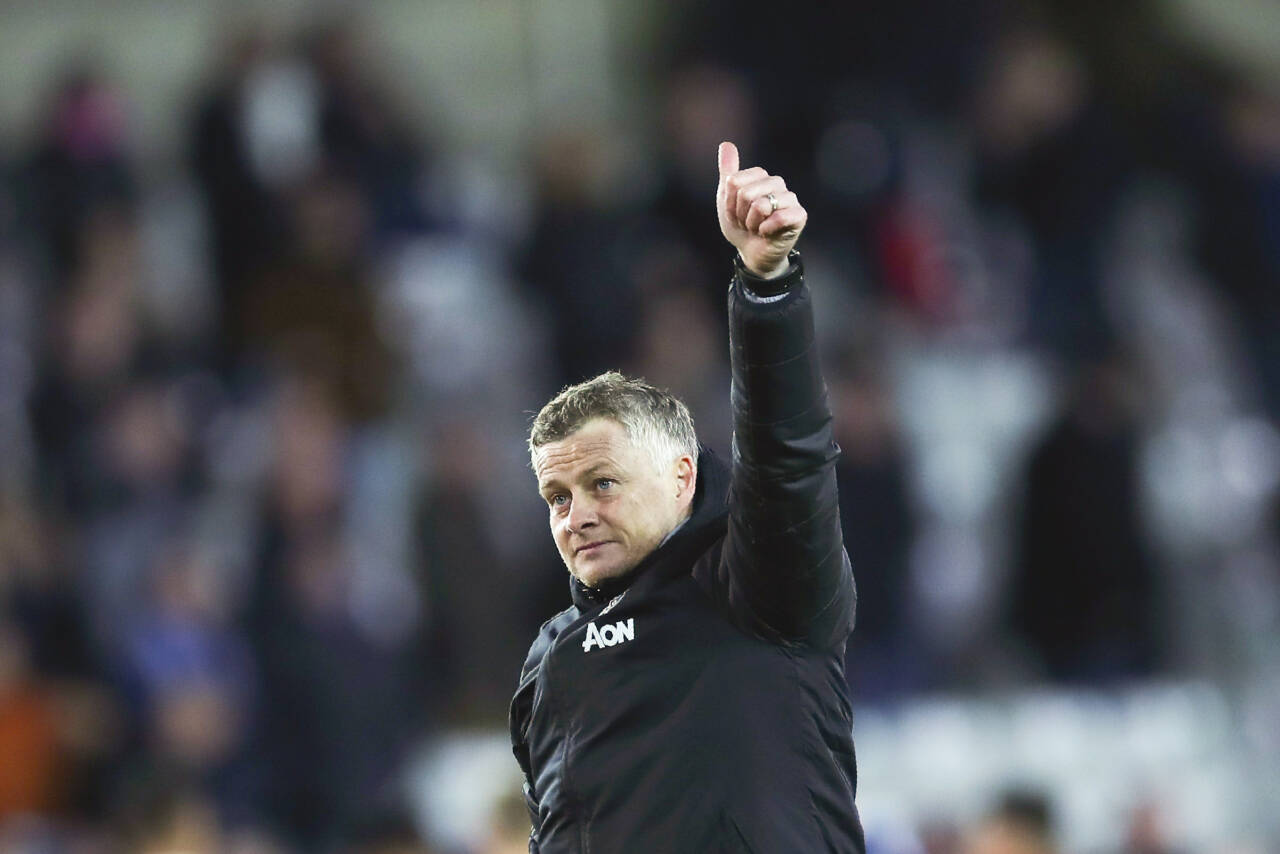 Manchester Uniteds Ole Gunnar Solskjær blir søndag den førske norske manageren som fullfører en hel sesong i engelsk fotball. Foto: Francisco Seco / AP / NTB scanpix