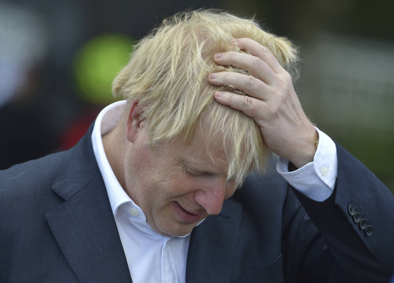 Storbritannias statsminister Boris Johnson sier fredag at han vil utsette deler av den planlagte gjenåpningen på De britiske øyene i minst to uker. Foto: Rui Vieira / AP Photo/ NTB scanpix