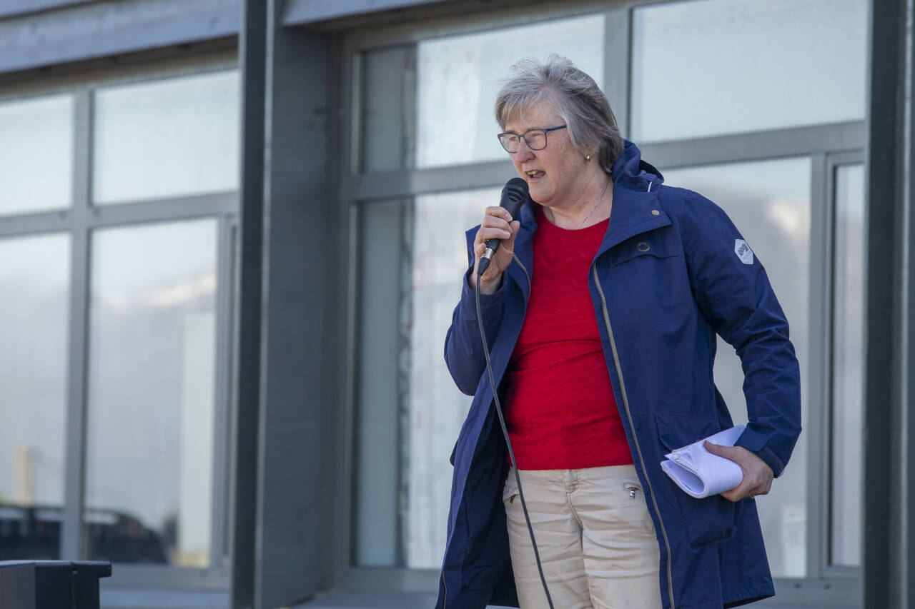 Birgit Oline Kjerstad leder aksjonen mot vindkraftutbygging på HaramsøyaFoto: Svein Ove Ekornesvåg / NTB scanpix