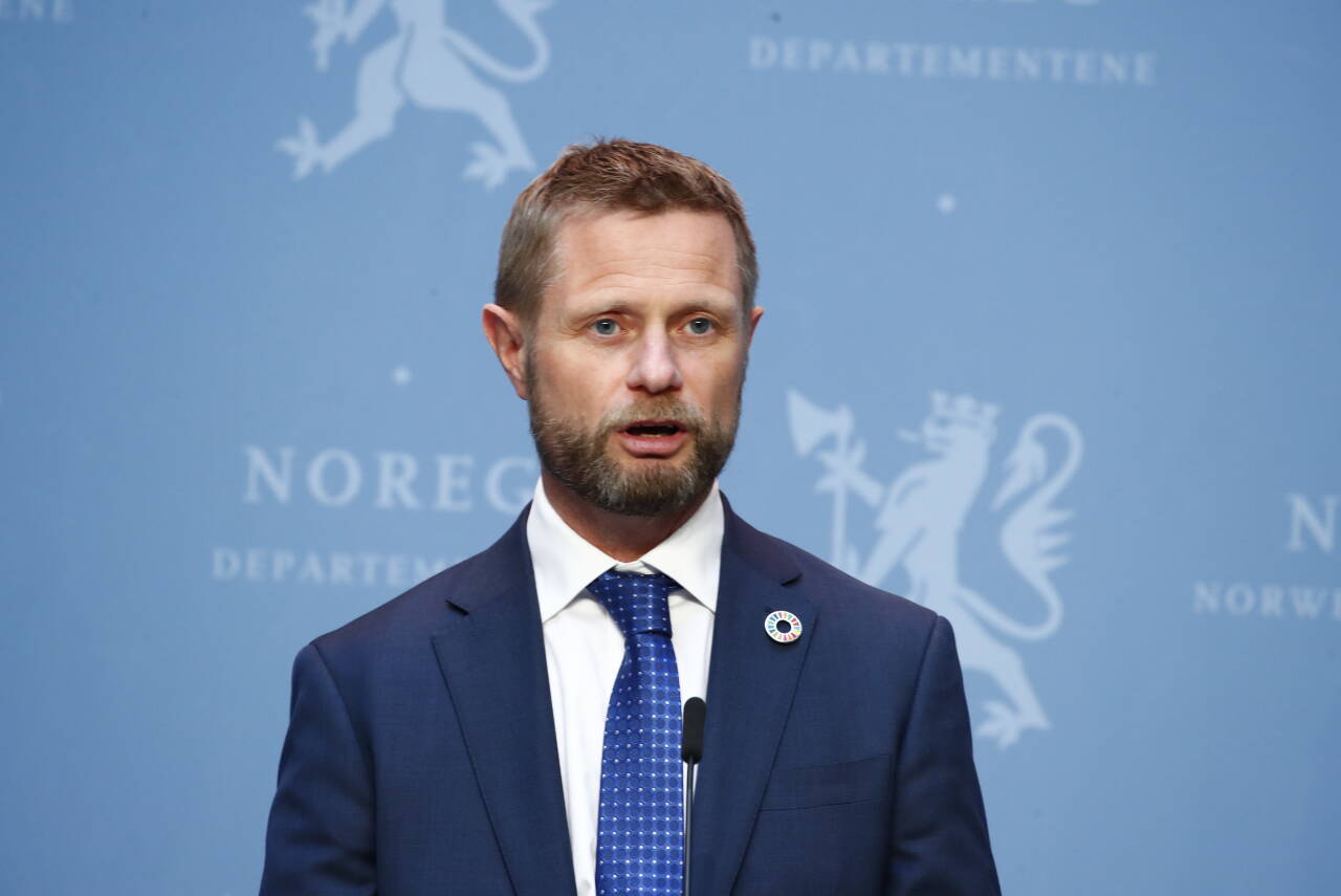 Helse- og omsorgsminister Bent Høie (H) bekrefter at Norge omfattes av avtalen EU-kommisjonen signerte tirsdag med legemiddelselskapet Gilead om kjøp av legemiddelet Remdesivir. Foto: Terje Pedersen / NTB scanpix