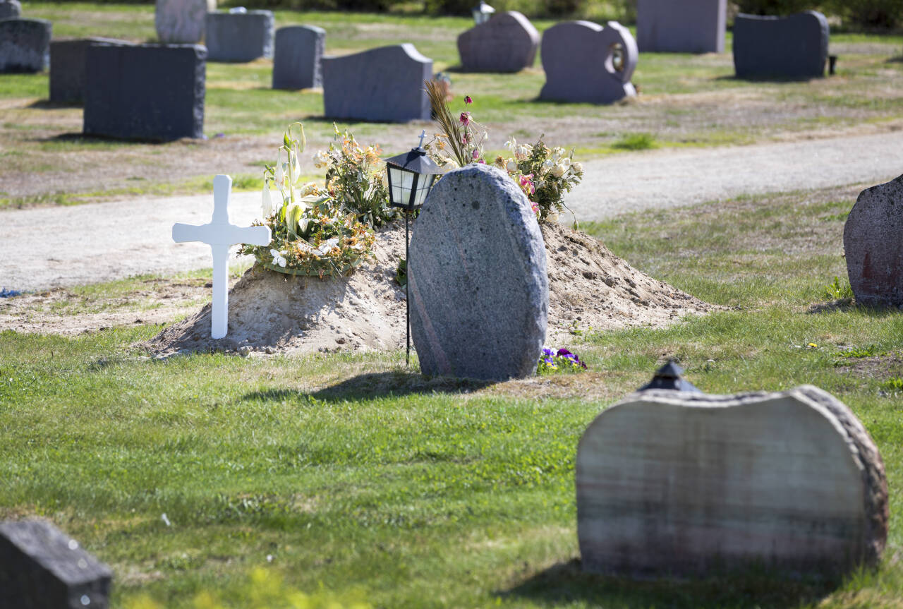 Stadig flere nordmenn ønsker askespredning fremfor en tradisjonell grav på en kirkegård. Illustrasjonsfoto: Gorm Kallestad / NTB scanpix
