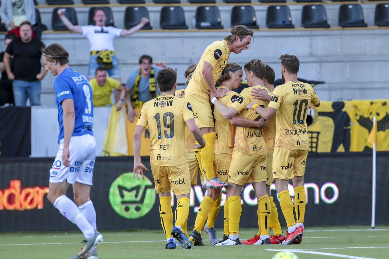 Bodø/Glimt feirer Kasper Junkers avgjørende mål i Bodø/Glimts seier over Molde i søndagens toppkamp i Eliteserien. Foto: Mats Torbergsen / NTB scanpix