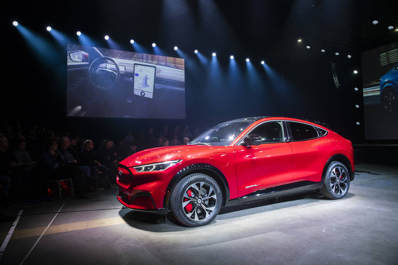 KORONAUTSATT: Fords kommende elbil, Mustang Mach E, skulle ha vært på markedet mot slutten av 2020, nå er lanseringen skjøvet til 2021. Foto: Berit Roald / NTB scanpix