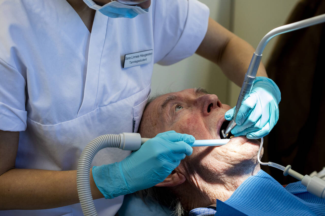 Tannleger har fått økte kostnader til smittevern på grunn av koronaviruset. Dermed blir det dyrere for de fleste pasientene også. Illustrasjonsfoto: Tore Meek / NTB scanpix
