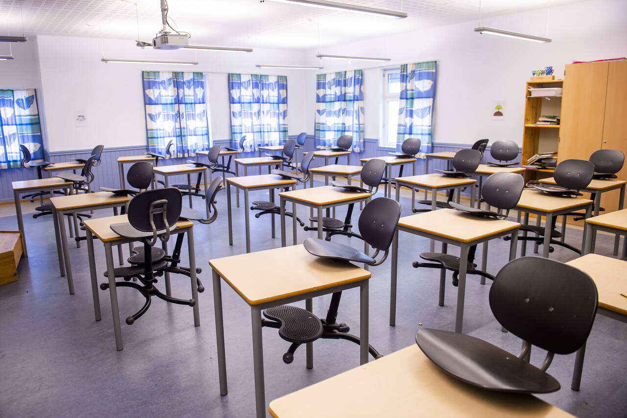 Allerede mandag må elever i 7. og 10. klasse få rykke inn i koronastengte klasserom, krever Arbeiderpartiet. Foto: Fredrik Varfjell / NTB scanpix