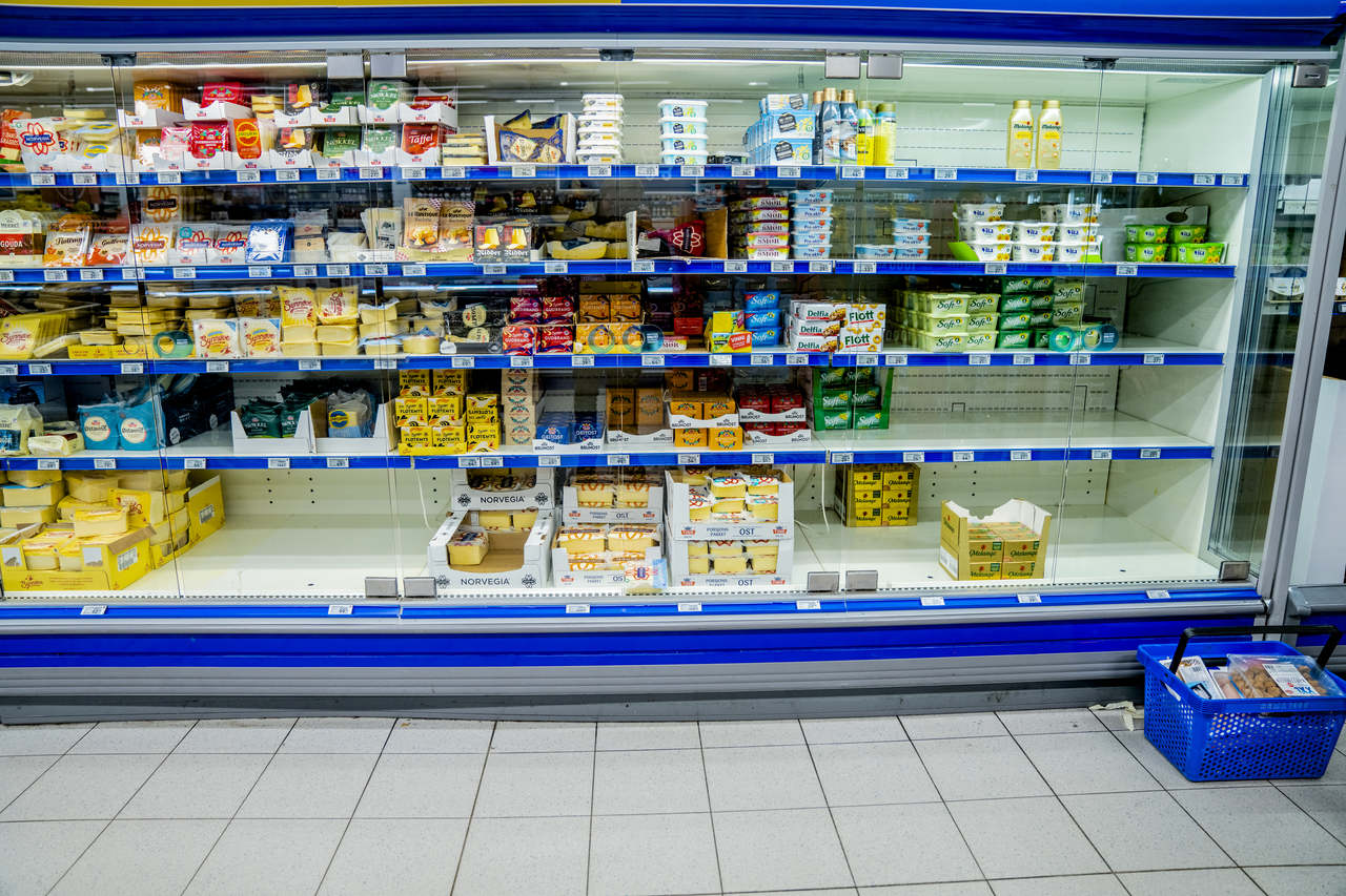 Flere butikker gikk tomme for varer etter hamstring fra kunder i koronakrisen. Foto: Stian Lysberg Solum / NTB scanpix