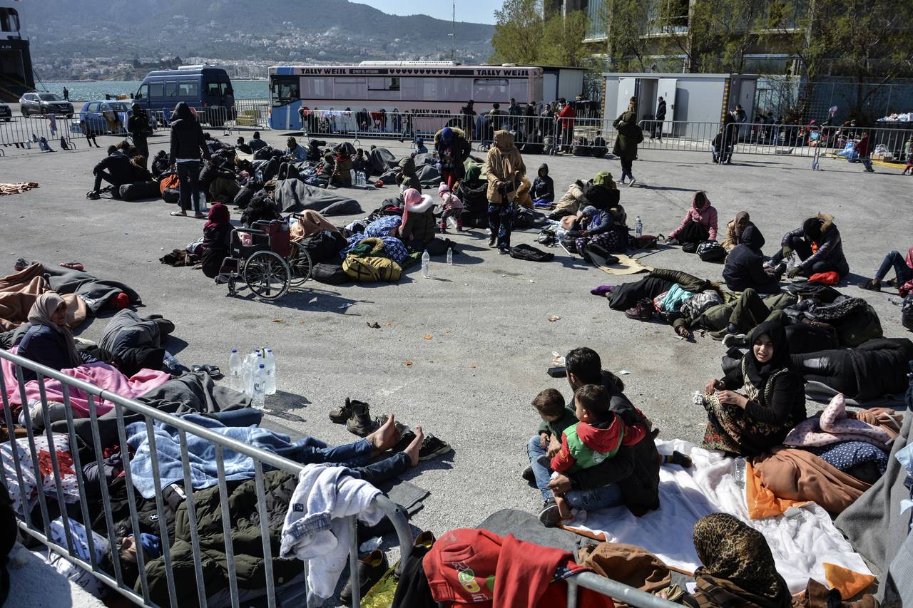 Flyktninger på den gresk-tyrkiske grensen. Foto: Panagiotis Balaskas / AP / NTB scanpix