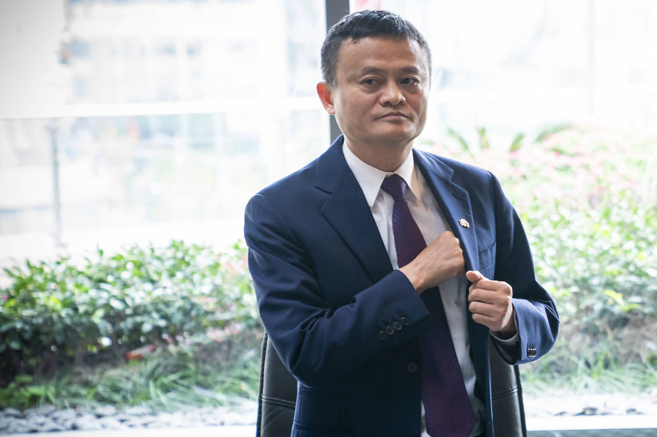 Styreleder og grunnlegger i Alibaba, kinesiske Jack Ma, donerer smittevernutstyr til Europa. Foto: Heiko Junge / NTB scanpix