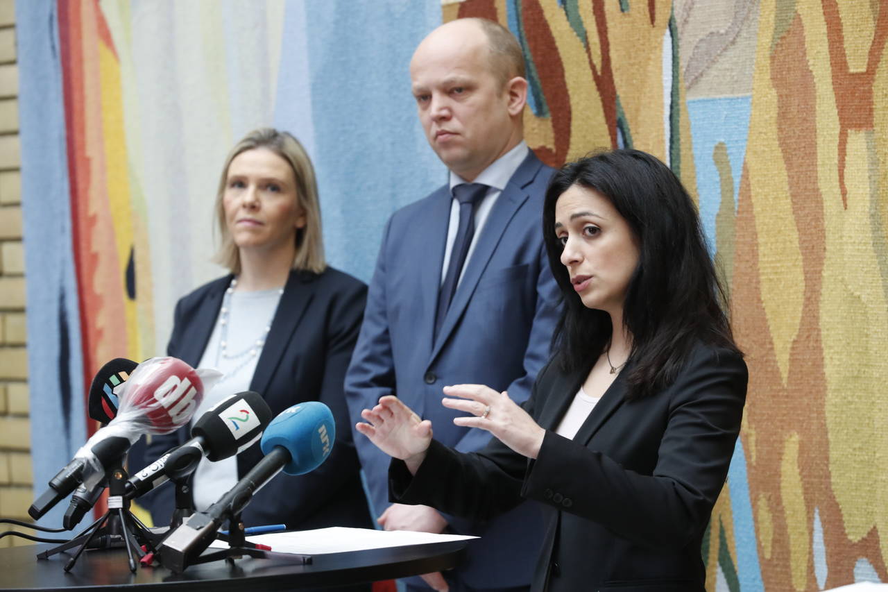 Sylvi Listhaug (Frp), Trygve Slagsvold Vedum (Sp) og Hadia Tajik (Ap) representerer noen av partiene som har forhandlet med regjeringen om en tredje krisepakke. Foto: Terje Bendiksby / NTB scanpix