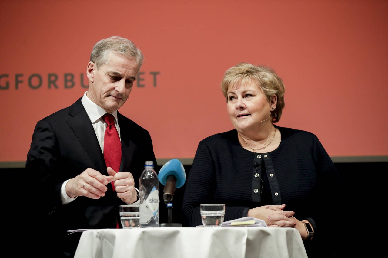 Dagbladet melder at regjeringen og opposisjonen er blitt enige om en løsning for selvstendig næringsdrivende og frilansere i regjeringens krisepakke. Her er Arbeiderparti-leder Jonas Gahr Støre og statsminister Erna Solberg (H) i en debatt i februar. Foto: Vidar Ruud / NTB scanpix