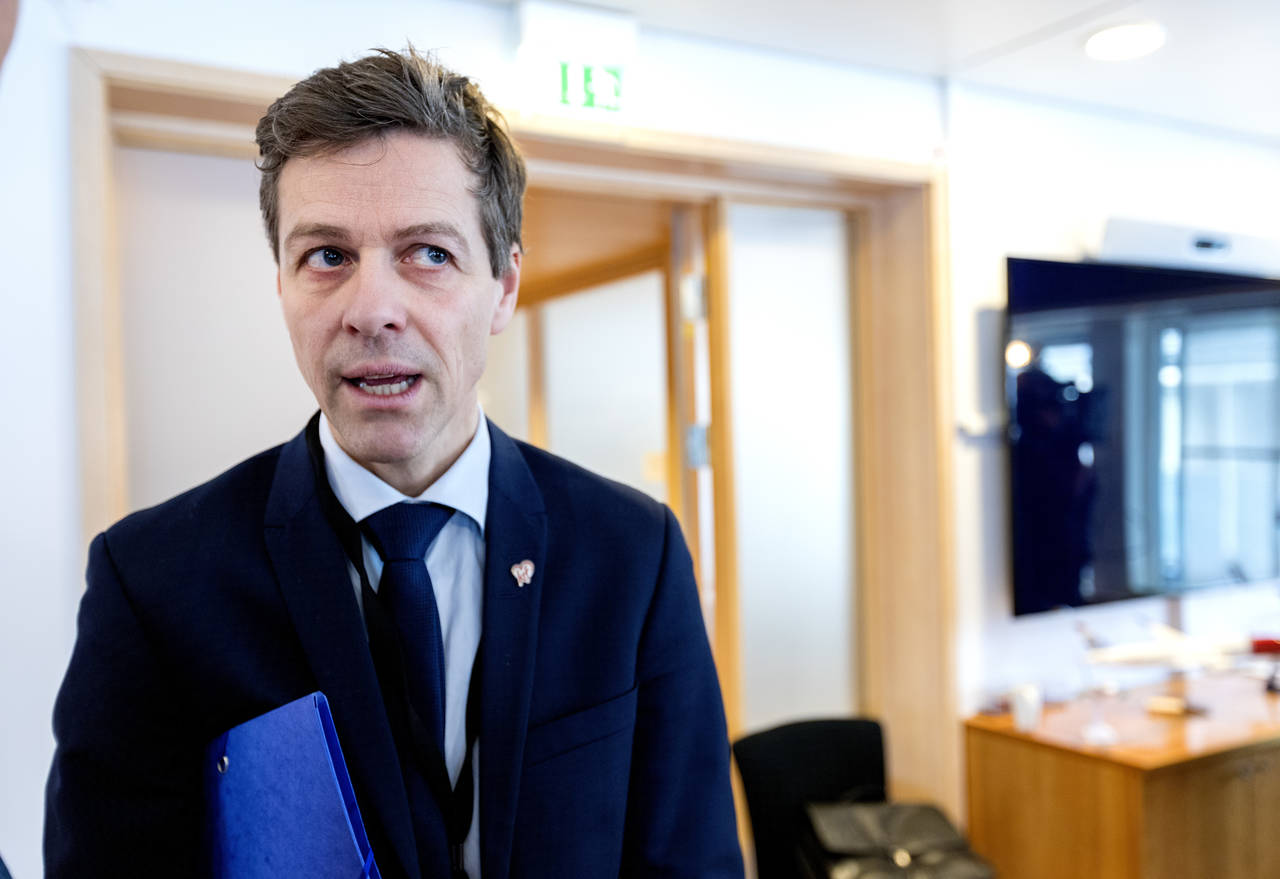 Samferdselsminister Knut Arild Hareide (KrF) drøftet strakstiltak for flybransjen med Parat onsdag. Foto: Gorm Kallestad / NTB scanpix