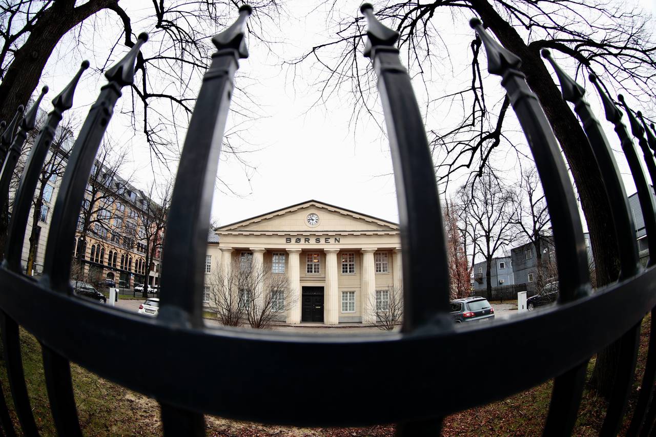  Hovedindeksen på Oslo Børs var ned over 10 prosent mandag ettermiddag. Foto: Håkon Mosvold Larsen / NTB scanpix