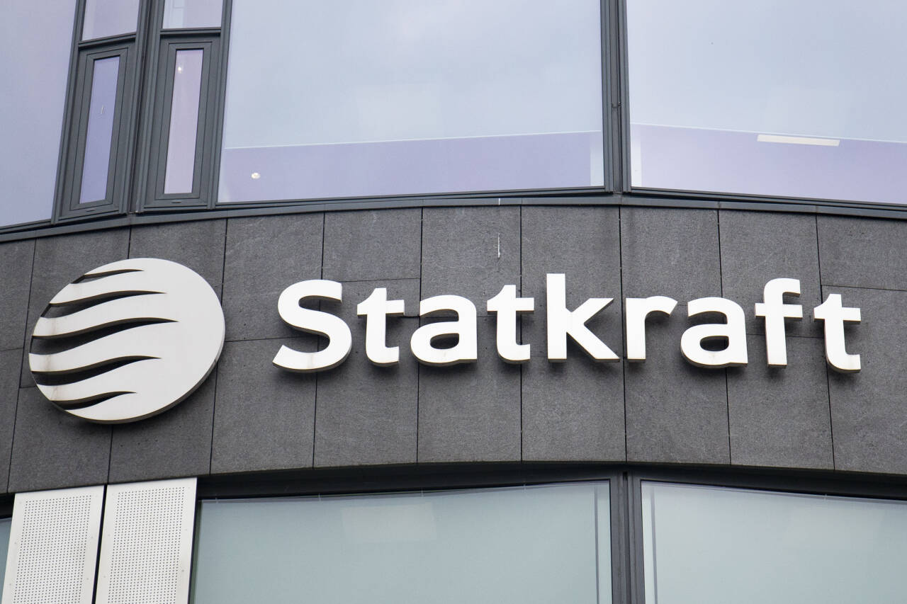 Statkraft-logoen på deres lokaler på Lysaker. Foto: Fredrik Hagen / NTB