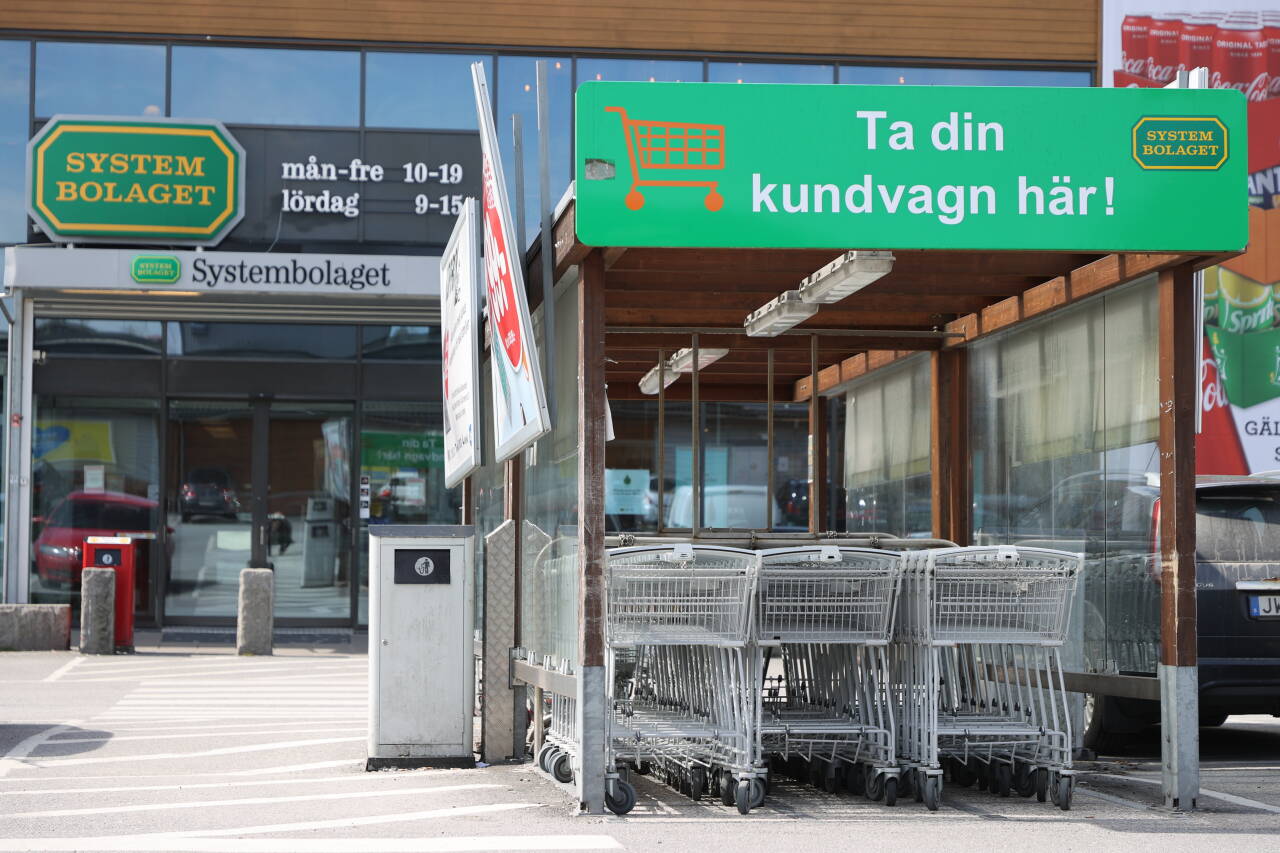 Strömstad er en av kommunene med mest grensehandel fra Norge. Stengte grenser har skapt krisestemning i kommunen.Nå ber svenske myndigheter Norge om en særordning for Strömstad. Foto: Adam Ihse/TT / NTB