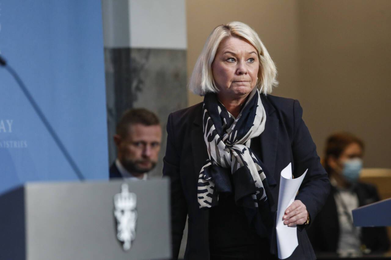 Justisminister Monica Mæland (H) gir politiet klar beskjed om å prioritere håndheving av koronareglene. Foto: Terje Bendiksby / NTB