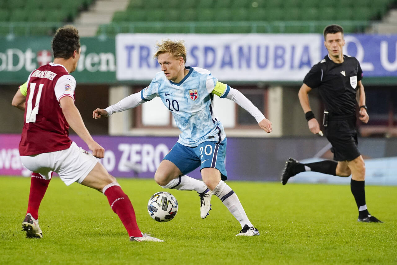 Mats Møller Dæhli i aksjon mot Østerrike. 25-åringen spilte en god kamp på kanten. Foto: Florian Schrötter / EXPA / NTB