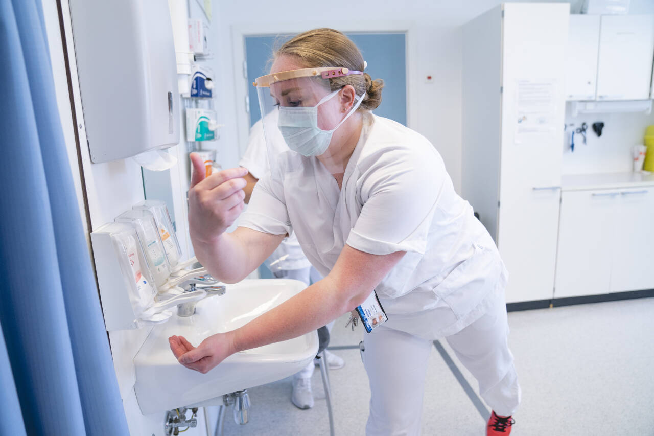 Norske sykepleiere har jobbet hardt under koronakrisen. Her ved Bærum sykehus. Foto: Stian Lysberg Solum / NTB