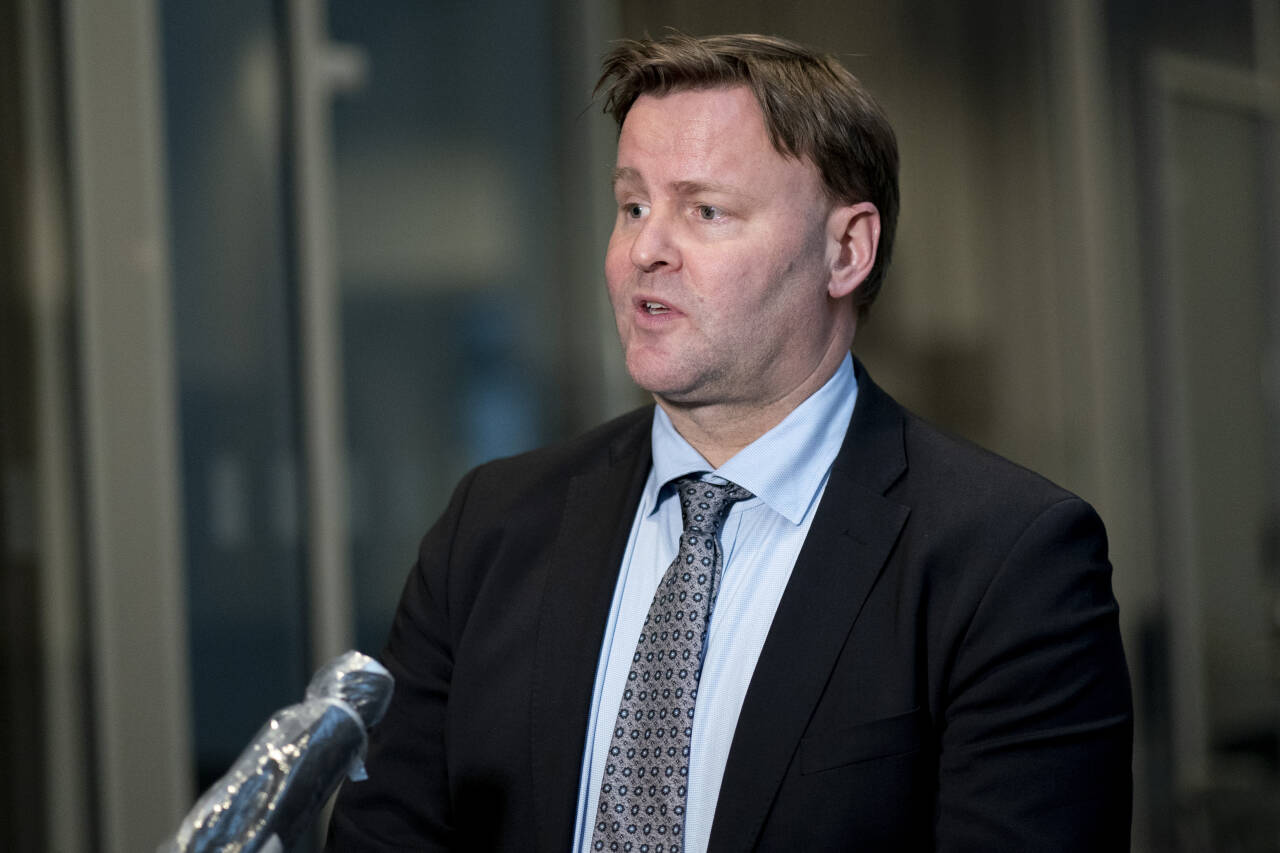 En populær gjest. Fungerende assisterende direktør i Helsedirektoratet, Espen Nakstad under en av de daglige oppdatering om koronavirus-situasjonen.Foto: Fredrik Hagen / NTB