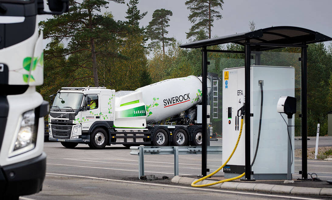 ELEKTRIFISERING: Volvo Trucks prøver ut elektriske kjøretøy til bruk i anleggsbransjen. Foto: Produsenten