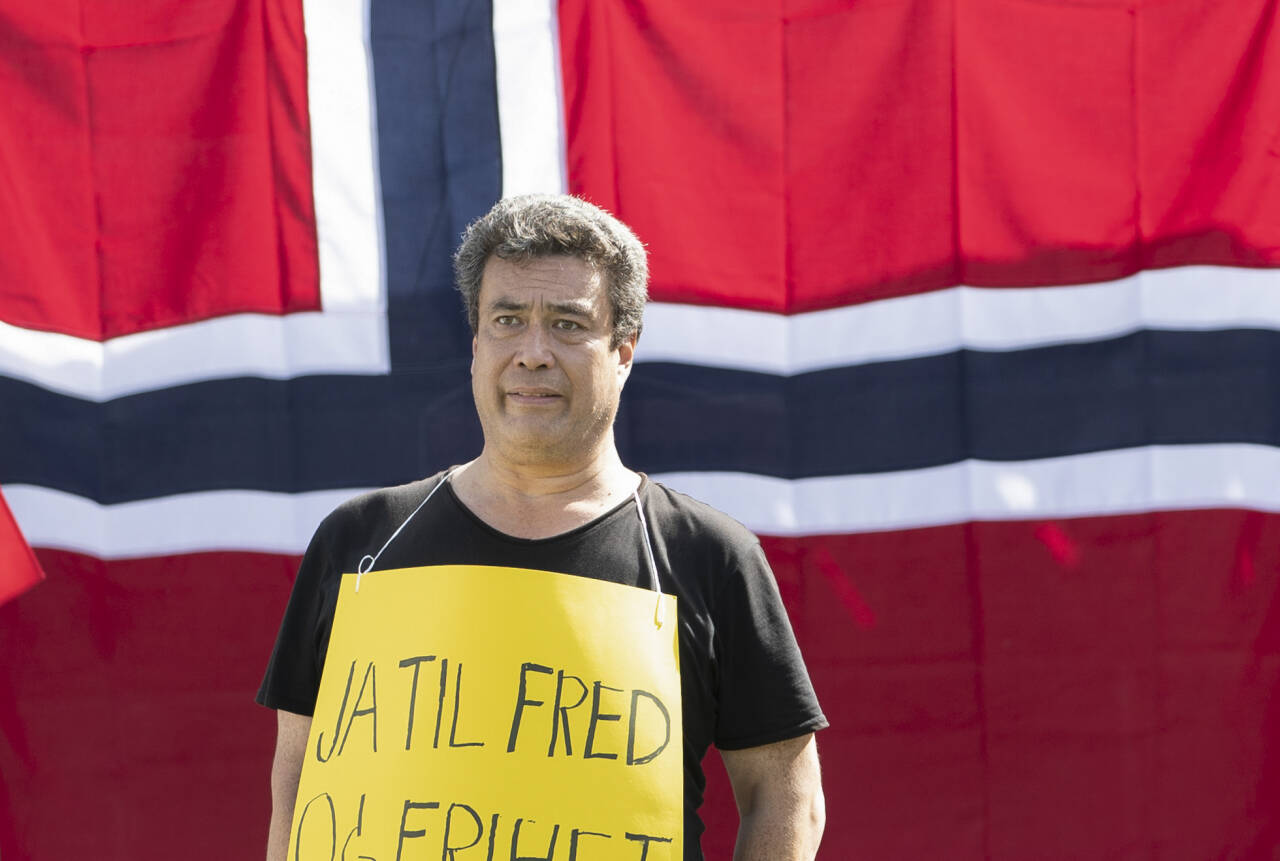 Dan-Eivind Lid var i flere år aktiv i Sian. Her er han under Sians markering foran Stortinget 29. august. Foto: Geir Olsen / NTB
