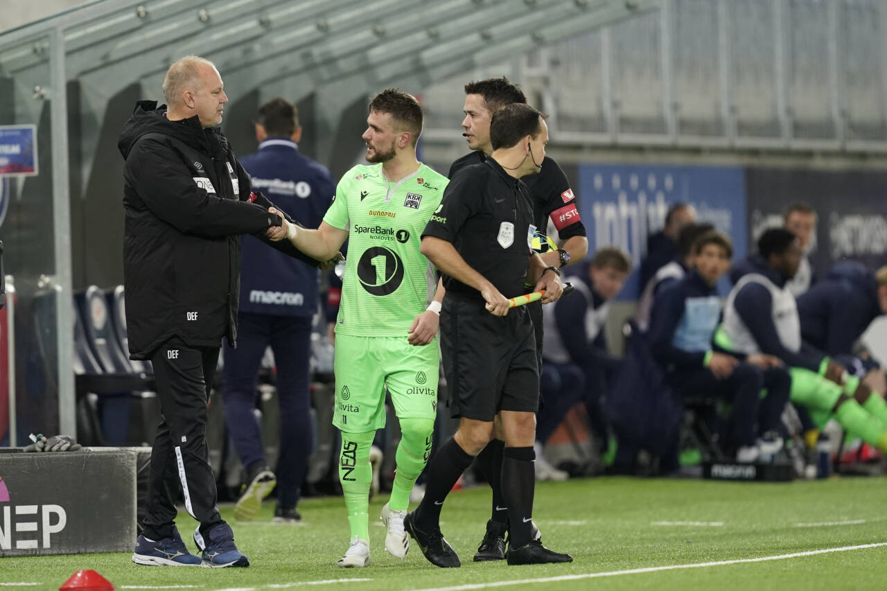 Flamur Kastrati og Dag-Eilev Fagermo under kampen mellom Vålerenga og Kristiansund forrige helg.Foto: Fredrik Hagen / NTB