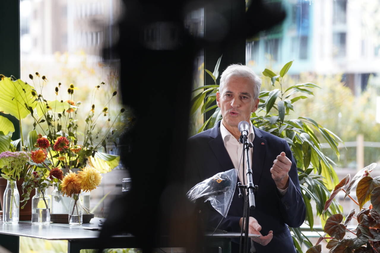 Arbeiderpartiets leder Jonas Gahr Støre la fredag fram førsteutkastet til partiprogram for neste stortingsperiode. Han har selv ledet programkomiteen. Foto: Gorm Kallestad / NTB