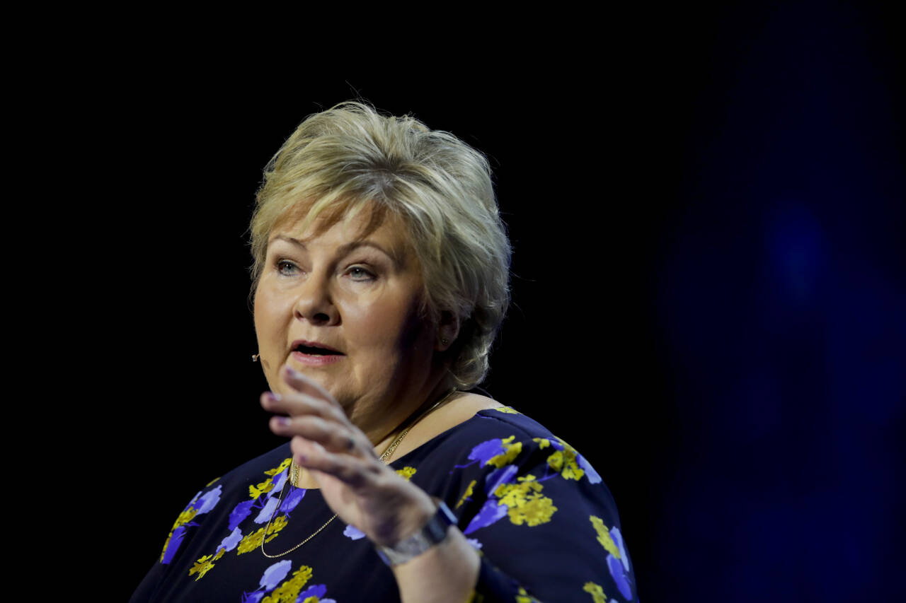 Statsminister Erna Solberg sier Frp må forhandle om andre ting enn tallet på kvoteflyktninger. Foto: Vidar Ruud / NTB scanpix