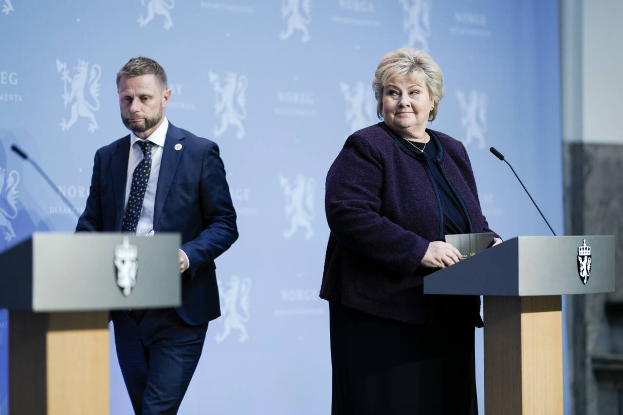 Statsminister Erna Solberg på torsdagens pressekonferanse. Foto: Stian Lysberg Solum / NTB scanpix