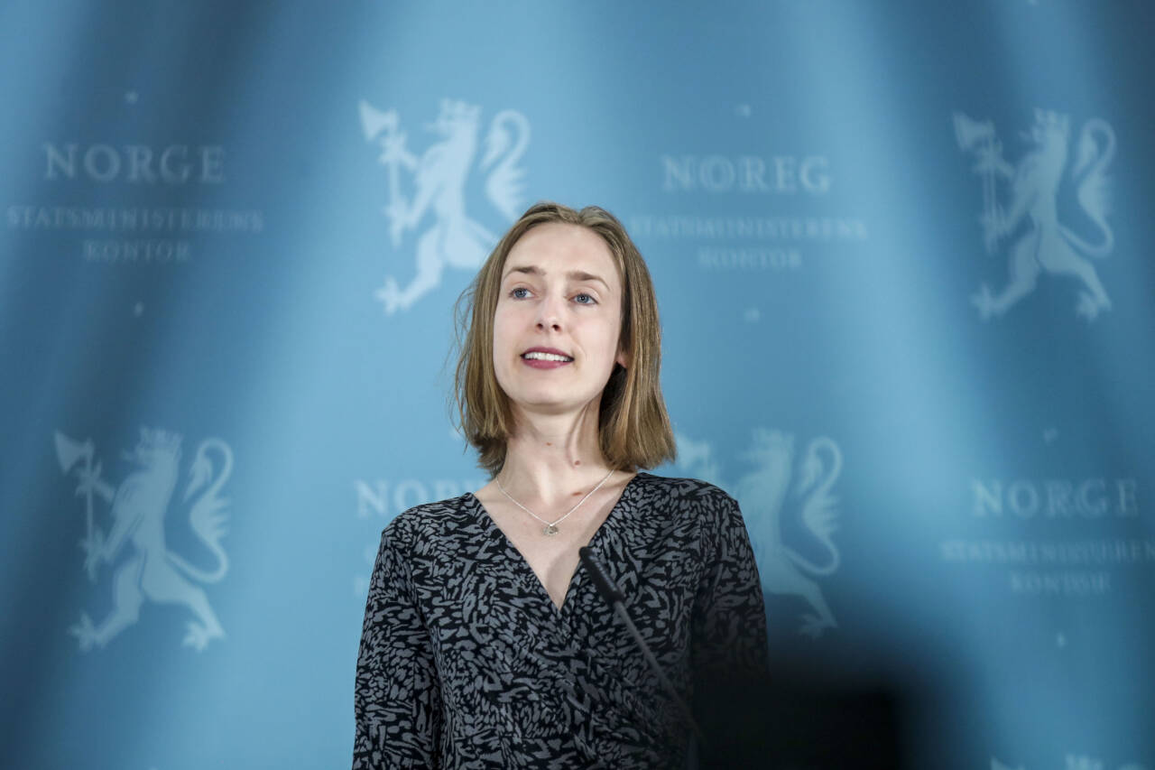 Dersom næringsminister Iselin Nybø (V) og regjeringen får det som de vil, blir lånegarantiordningen for luftfarten forlenget ut året. Foto: Vidar Ruud / NTB