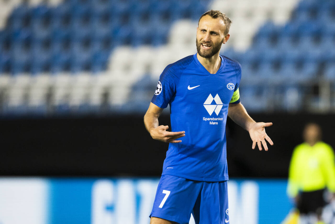 Magnus Wolff Eikrem dirigerte og storspilte for Molde mot Ferencvaros onsdag kveld. Foto: Svein Ove Ekornesvåg / NTB