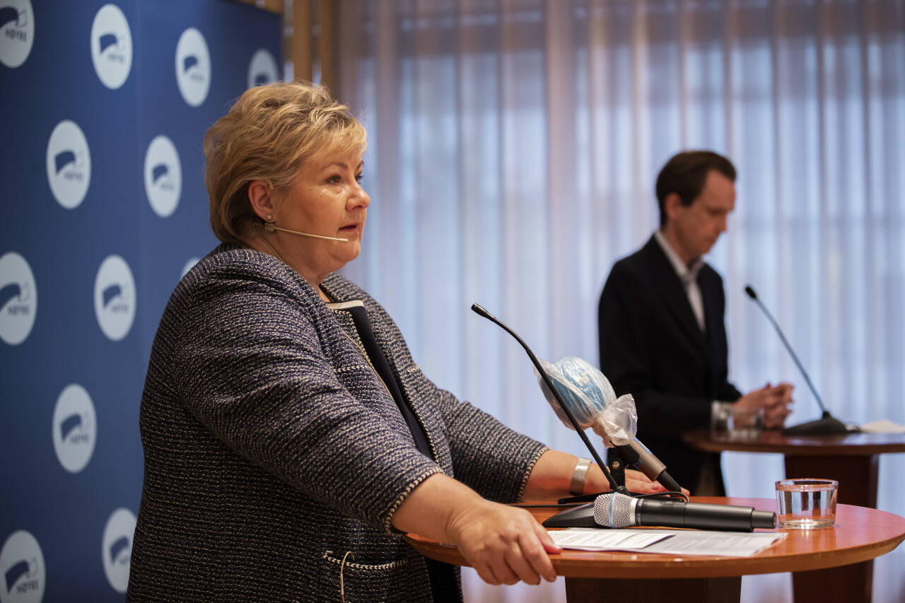 Statsminister og partileder Erna Solberg og generalsekretær Tom Erlend Skaug holdt onsdag en pressefrokost om Høyres landsmøte, som går av stabelen på Gardermoen fredag. Foto: Jil Yngland / NTB scanpix