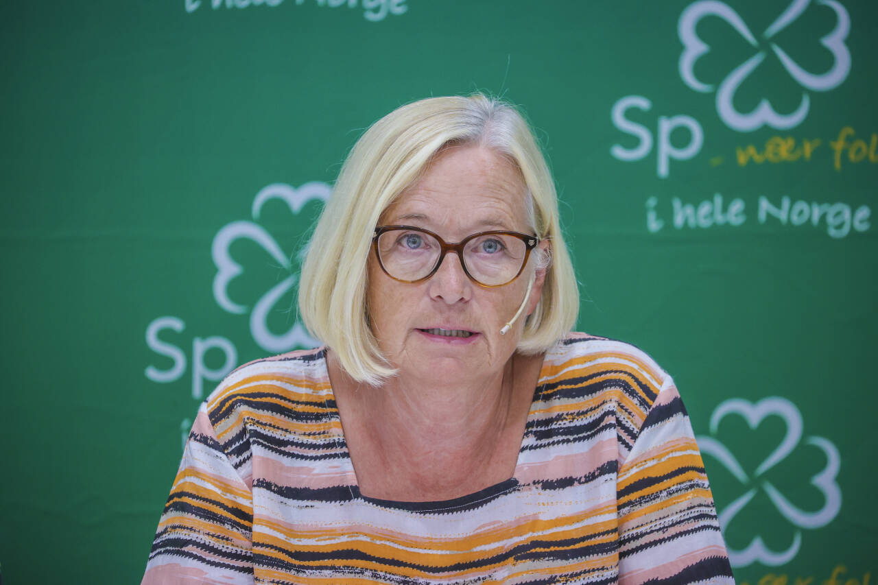 Parlamentarisk leder i Senterpartiet og leder for partiets programkomité, Marit Arnstad, letter på sløret om partiets nye distriktspolitikk. Foto: Ørn E. Borgen / NTB scanpix