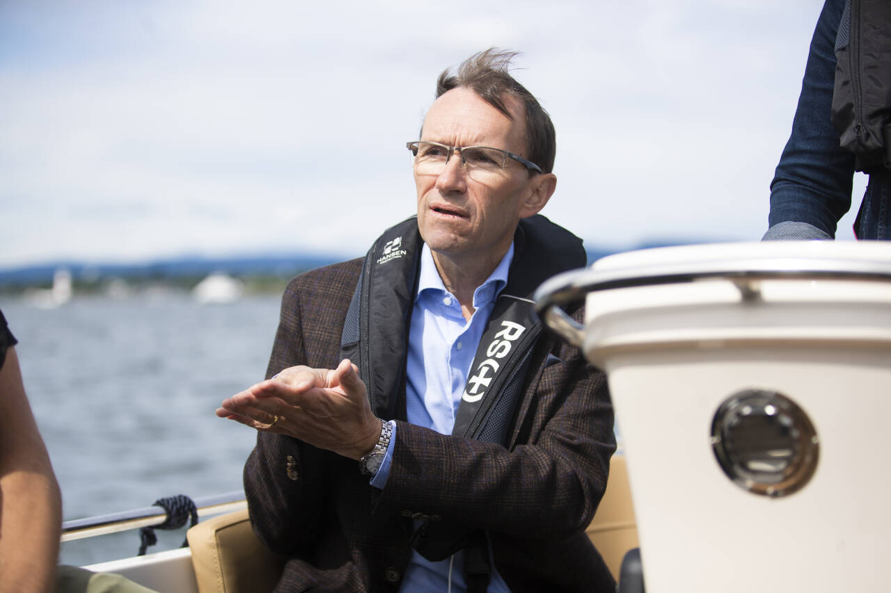 Energipolitisk talsmann Espen Barth Eide i Arbeiderpartiet stiller seg kraftig hoderystende til forslaget til programkomiteen i Høyre om å selge deler av statens eiendeler i Equinor. Foto: Trond Reidar Teigen / NTB scanpix