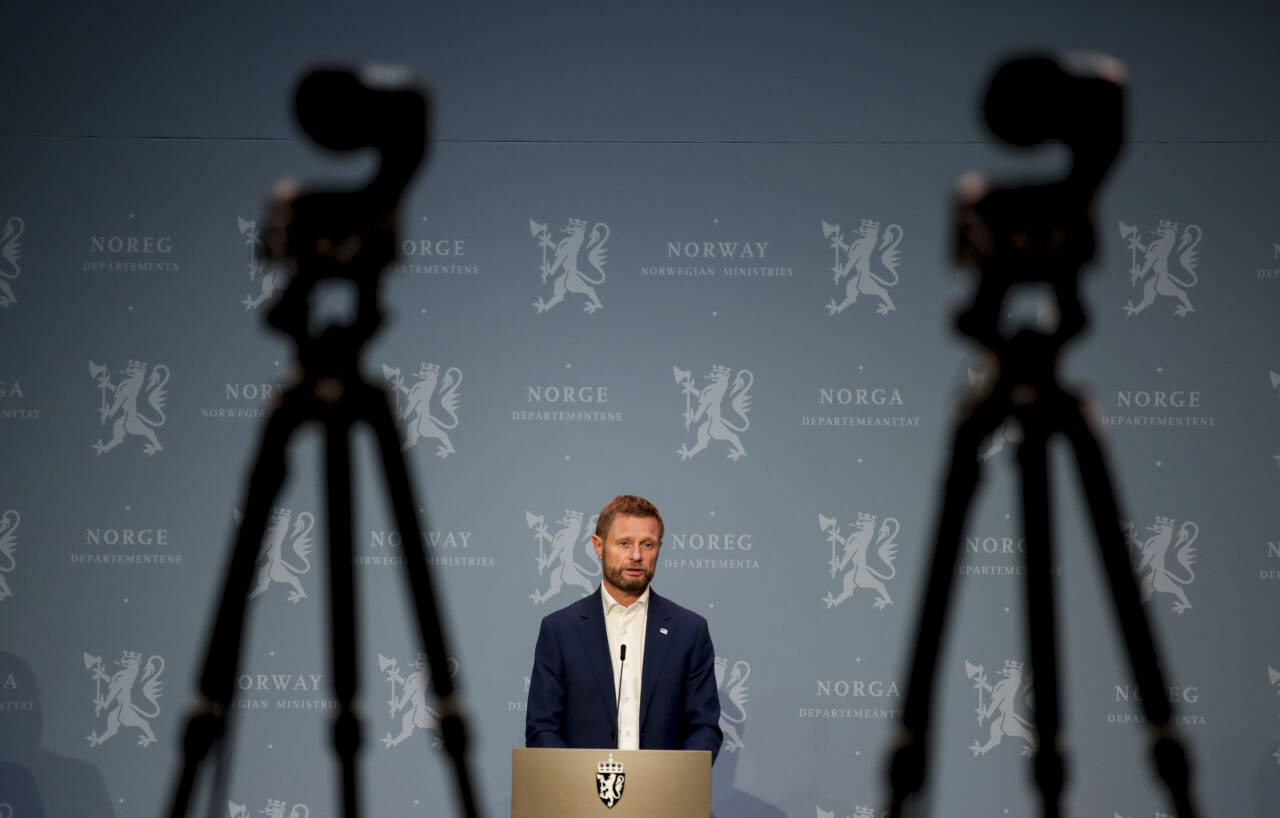 Helse- og omsorgsminister Bent Høie på regjeringens pressekonferanse om koronasituasjonen mandag.Foto: Vidar Ruud / NTB