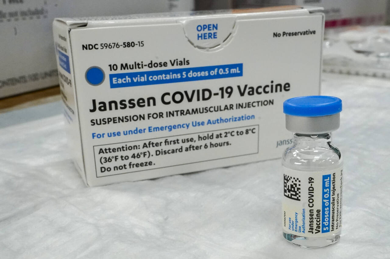 Innføringen av Janssen-vaksinen til det amerikanske legemiddelselskapet Johnson & Johnson settes på vent. Foto: Mary Altaffer, AP / NTB