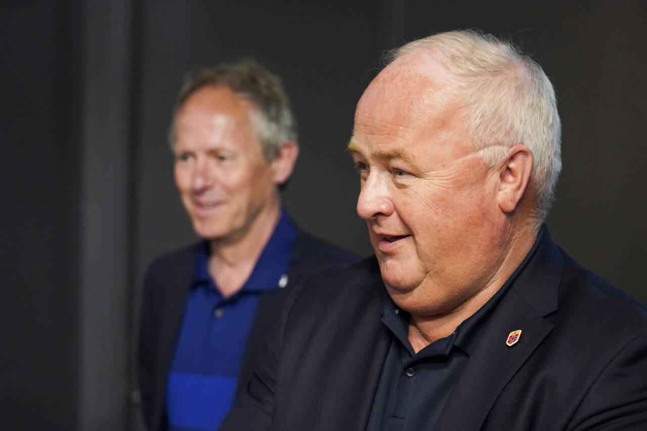 Fotballpresident Terje Svendsen (t.h.) og generalsekretær Pål Bjerketvedt i Norges Fotballforbund er samstemte i reaksjonene. Foto: Ole Berg-Rusten / NTB