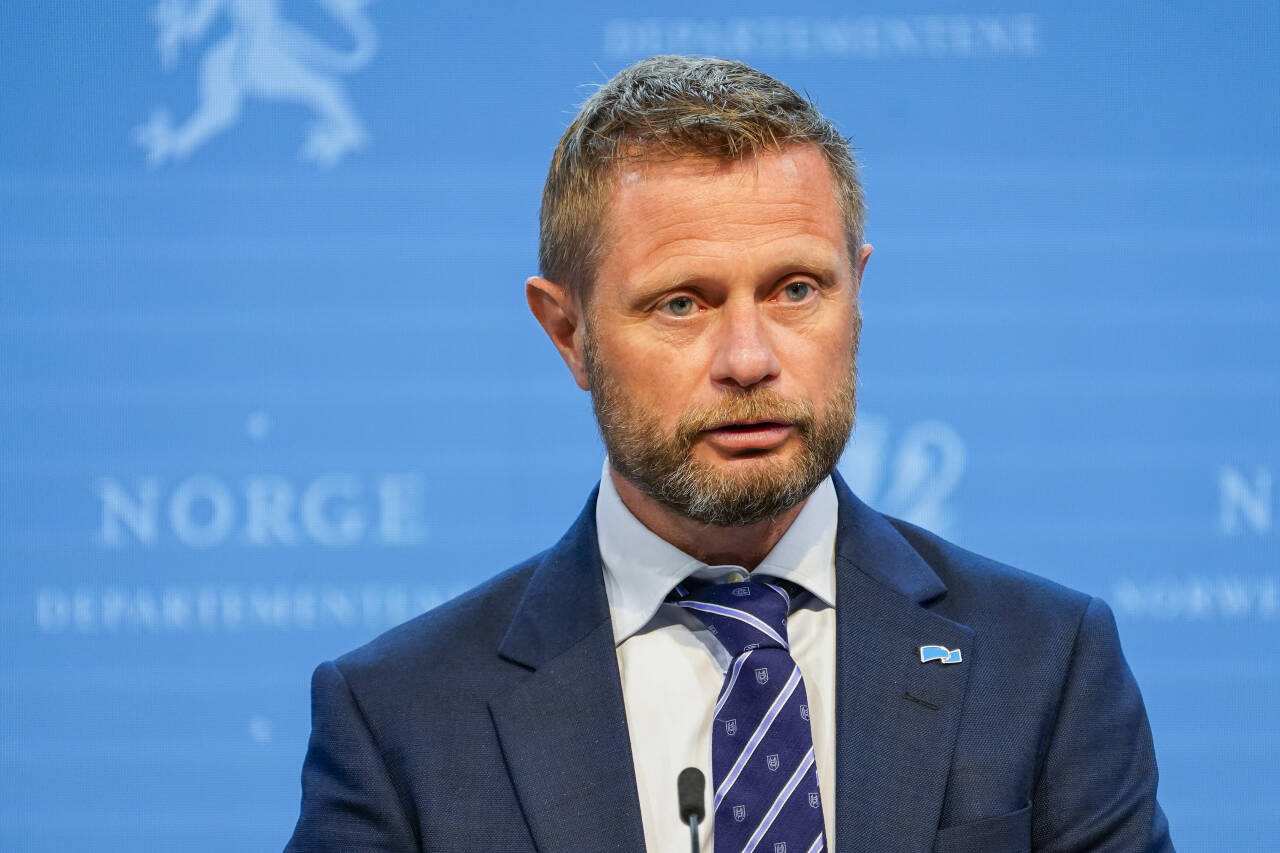 Helse- og omsorgsminister Bent Høie har kalt inn til pressekonferanse fredag om koronasituasjonen.Foto: Torstein Bøe / NTB