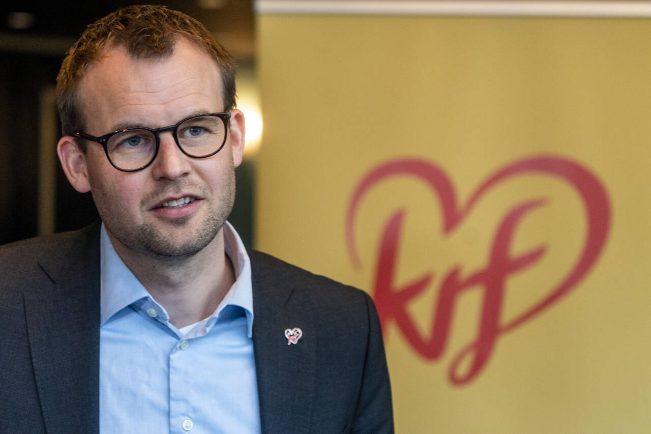 KrF-leder Kjell Ingolf Ropstad maner velgerne til å stemme på partiet for å få dem over sperregrensen. Foto: Terje Pedersen / NTB