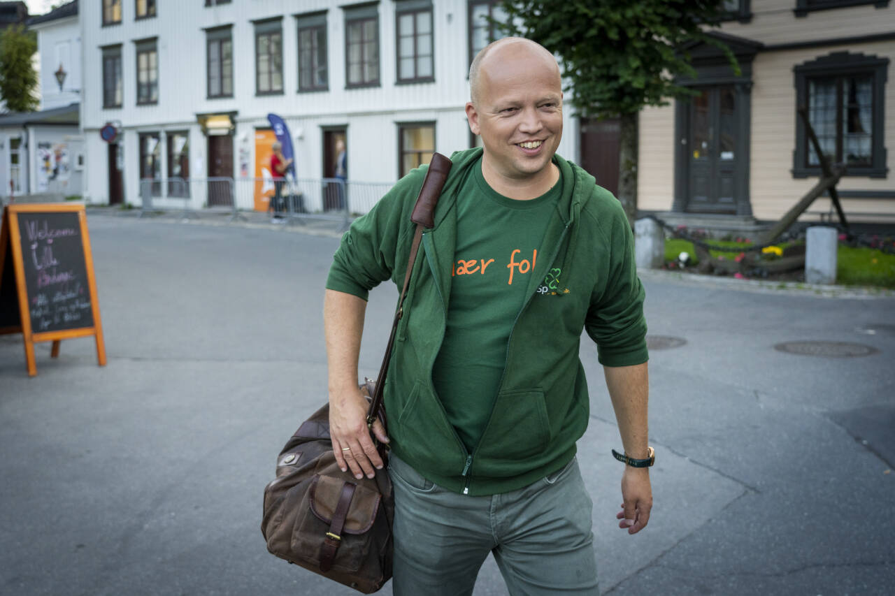 Sp-leder Trygve Slagsvold Vedum ønsker å oppheve kommune- og fylkessammenslåingene dersom det er lokalt støtte for det. Men mange Sp-ordførere sier nei til en ny vurdering. Foto: Ole Berg-Rusten / NTB