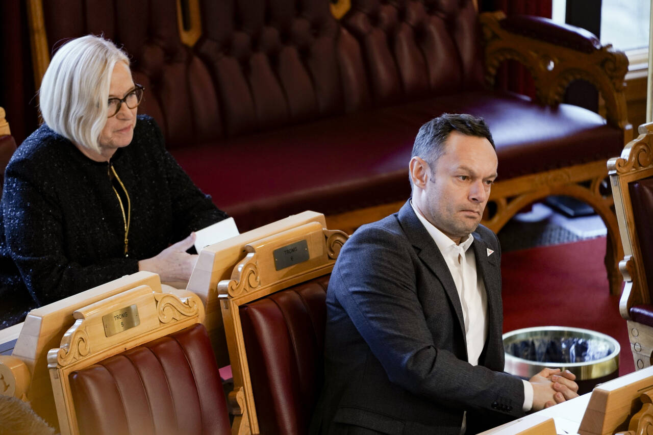 SV-nestleder Torgeir Knag Fylkesnes krever utbyttebegrensninger i kompensasjonsordningen for næringslivet. Foto: Stian Lysberg Solum / NTB