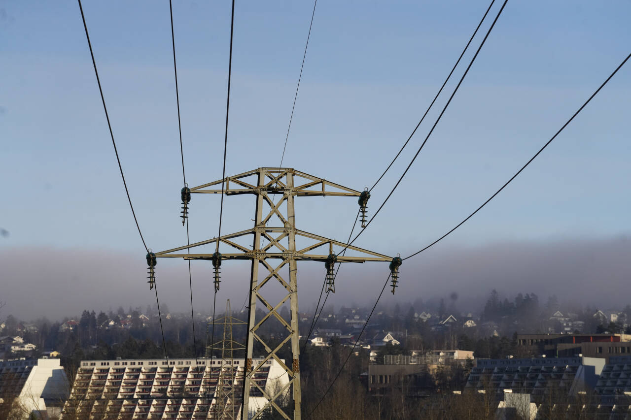 Det er for tiden svært høye strømpriser, og mange sliter med å betale regningene.Foto: Terje Bendiksby / NTB