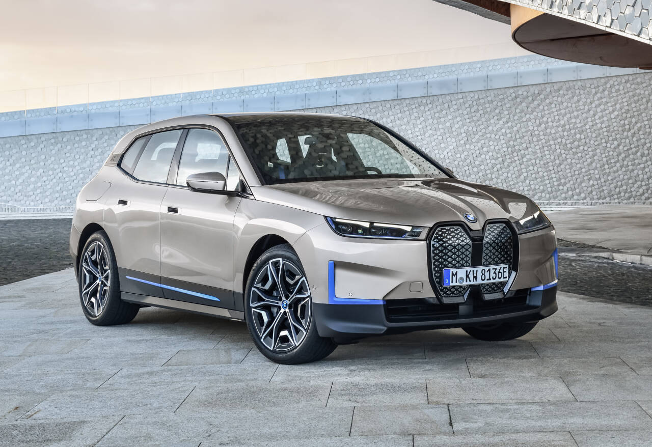 ELEKTRISK: BMW melder om en rekke nye elbilmodeller i årene som kommer, iX har akkurat blitt lansert. Foto: Produsenten