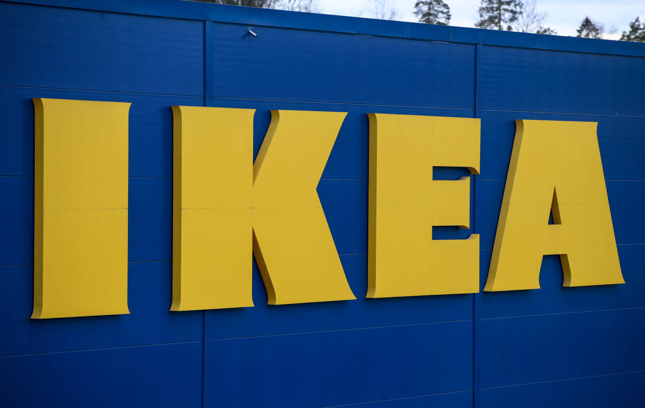 Møbelgiganten Ikea har økt prisen på visse møbler med opp til 50 prosent, og skylder på høyere kostnader som følge av pandemien. Foto: Lise Åserud / NTB