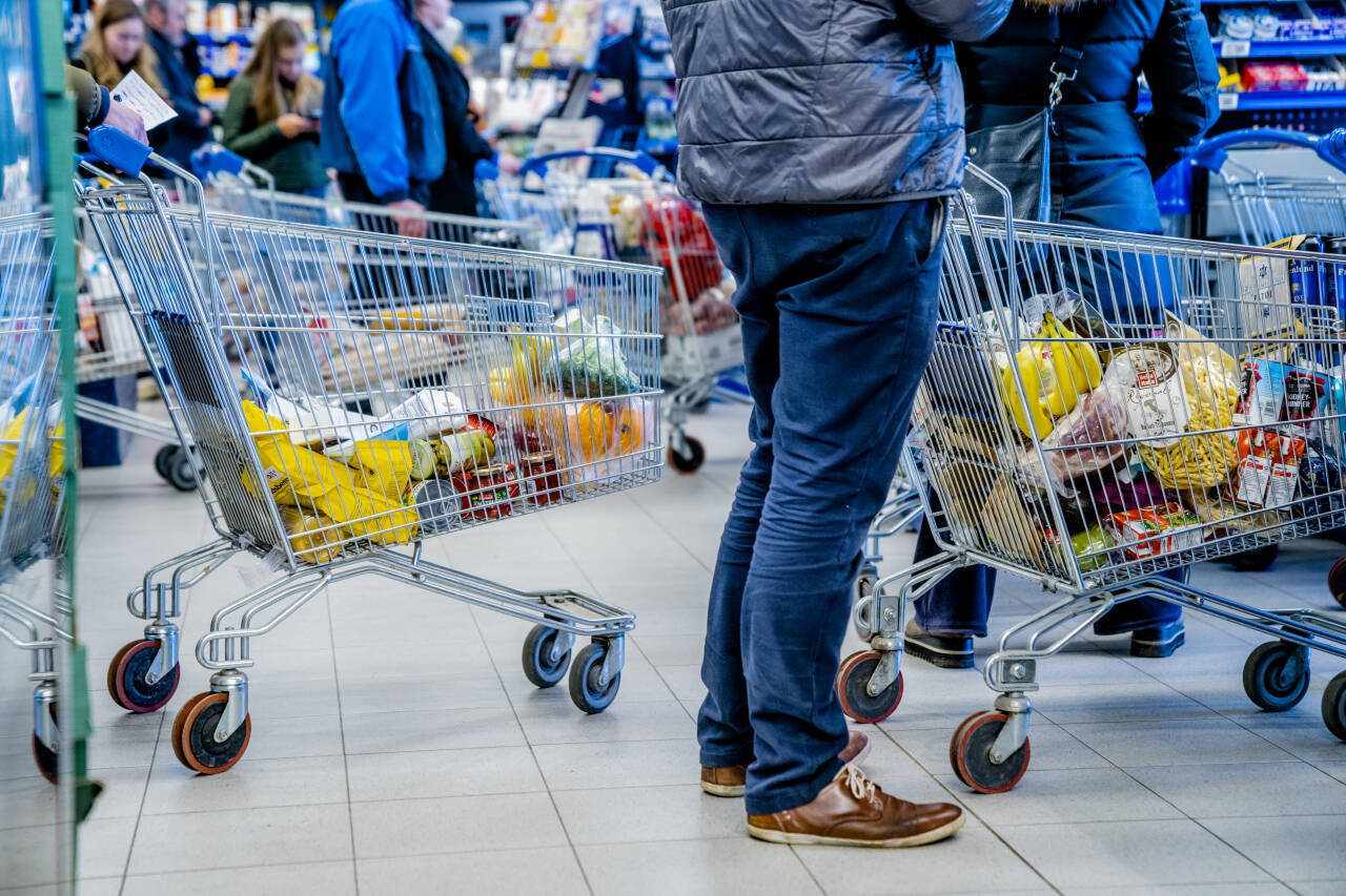 Omsetningen i norske dagligvarebutikker økte med over 30 milliarder kroner i 2020. Foto: Stian Lysberg Solum / NTB