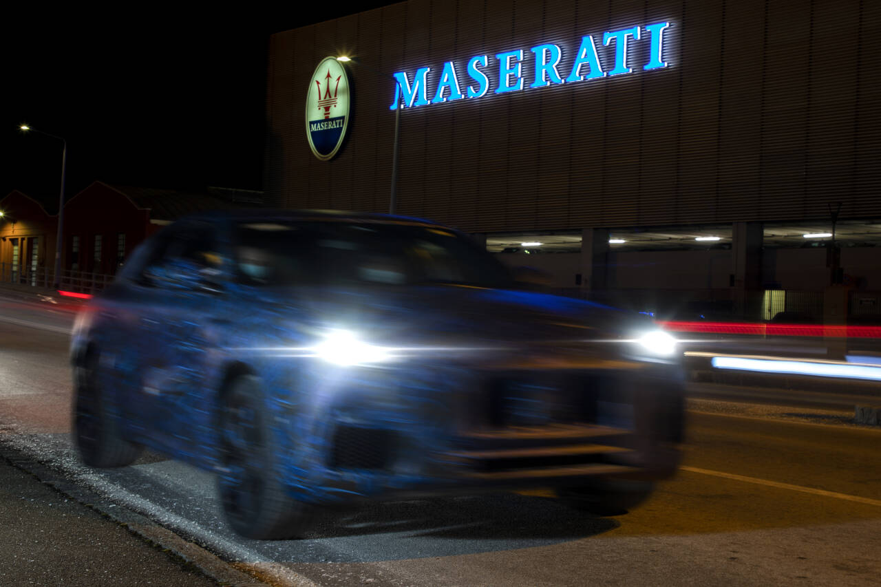 USKARPT: Mot slutten av året kommer Maserati med SUV-en Grecale, her fotografert av de ansatte under testing. Foto: Produsenten
