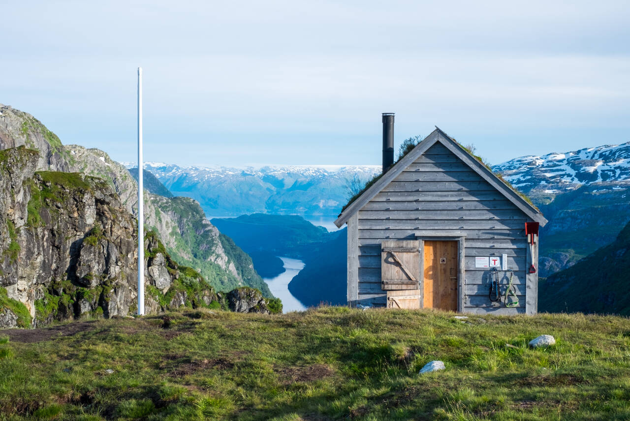 FOTOGEN: Flere tusen har delt bilder av DNT-hytta Kiellandbu på Instagram. Foto: John Petter Nordbø / DNT
